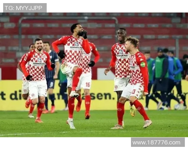 德甲焦点战：法兰克福与门兴握手言和，精彩对决收获1分